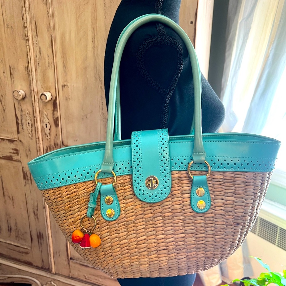 Liz Claiborne Cornhusk summery bag. Beachcore , beachbag
